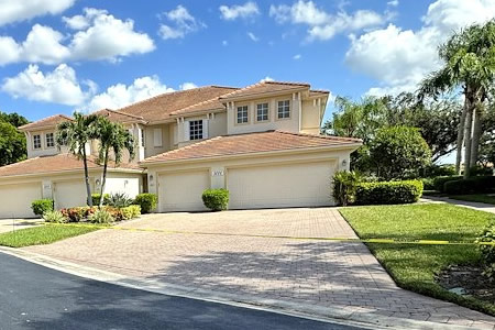 Driveway Cleaning in Cape Coral: How Oil Stains Affect Your Curb Appeal (And Home Value)